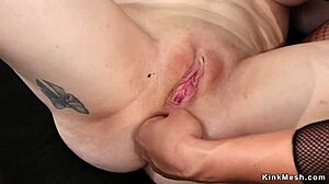 Aasialaiset lesbot tutkivat BDSM-fetissiaan sidottamalla ja nuolemalla anusta