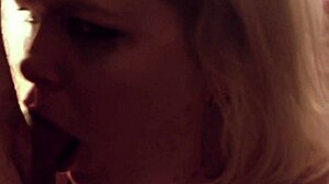 Piersiasta blondynka Jenna Jaymes zaspokaja się dużym członkiem w tym HD filmie