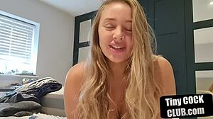 Любительская блондинка с большими сиськами занимается грязным сексом на камеру