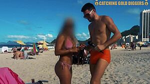 业余巴西熟女在海滩上被接走并接受阴茎