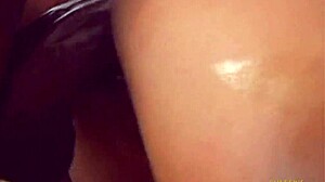 Leilani Li tatouée profite d'une grosse bite noire